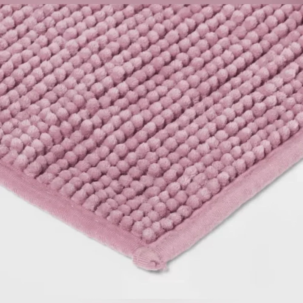 Pink bath rug Room Essentials Blush Chenille Bath Mat NWT 20 X 32
